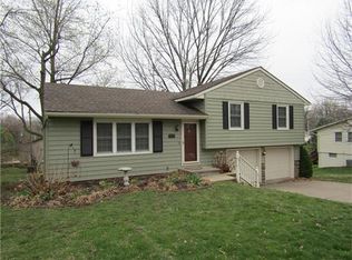 1907 Forest Ave, Lexington, MO 64067