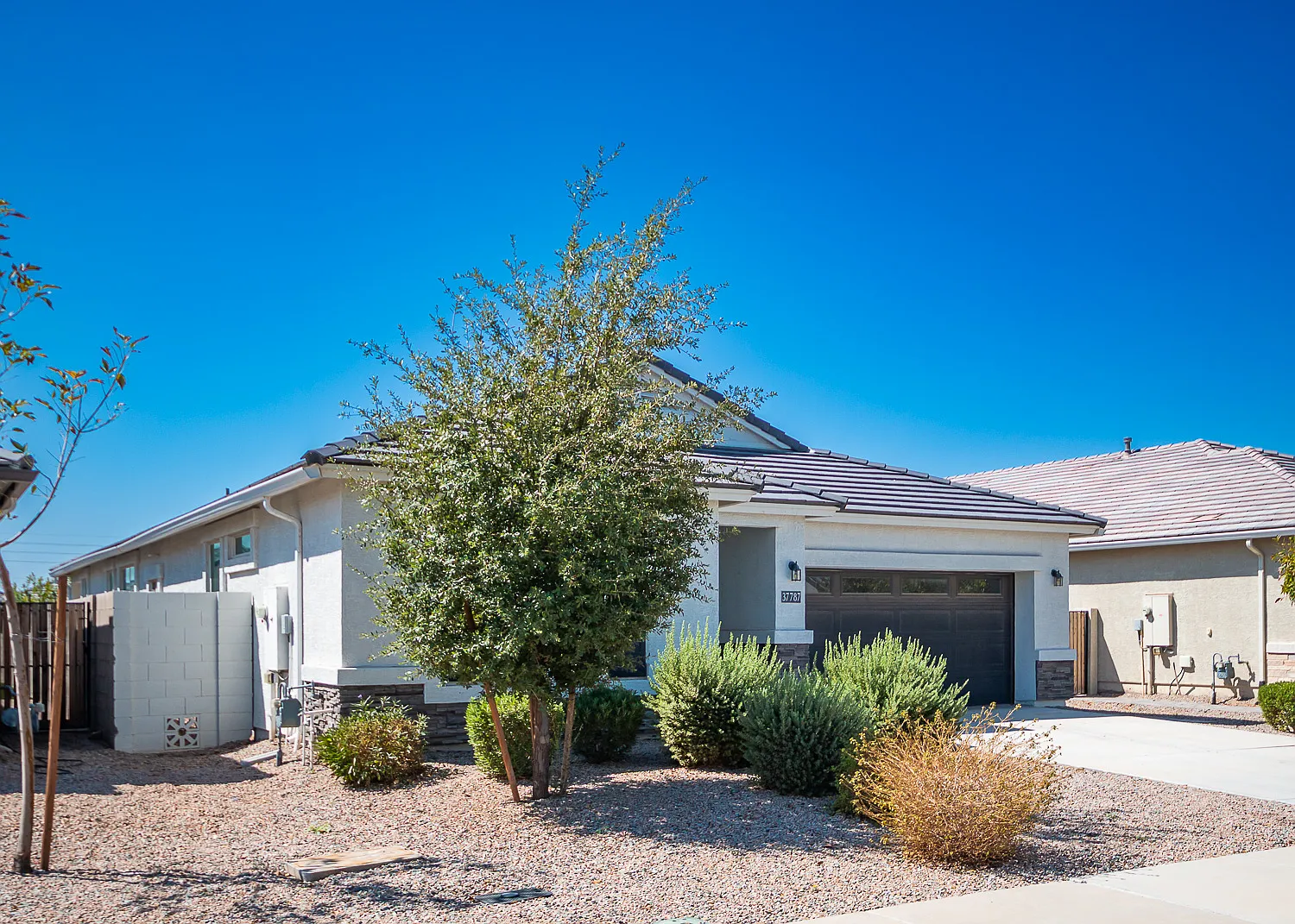 3 bed, 2.5 bath, 2052 sqft, $1,750 — Photo 2