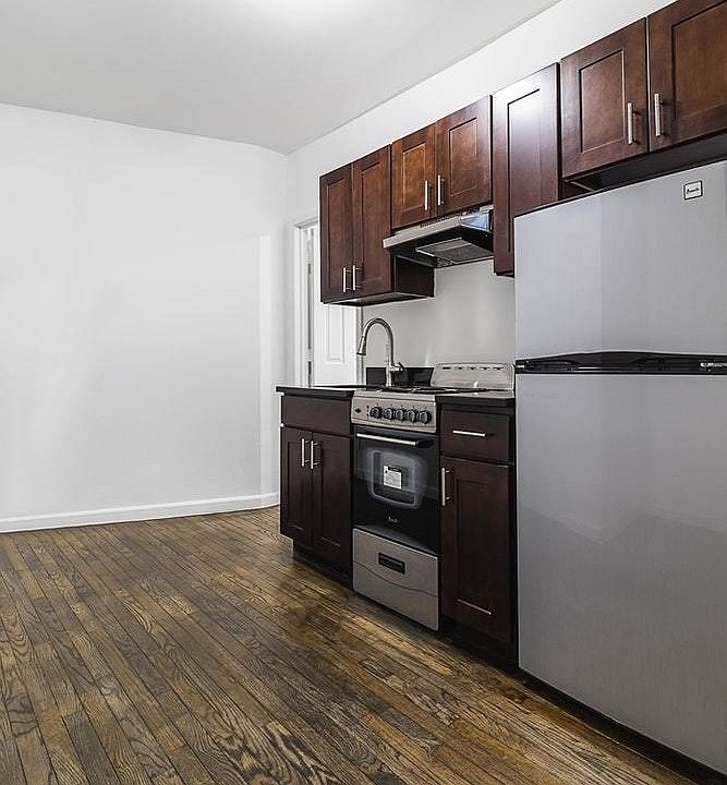 1st image of 341 W 45th St #706
