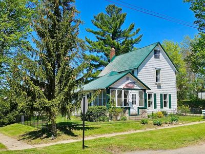 61 E Church St NE, Cedar Springs, MI, 49319
