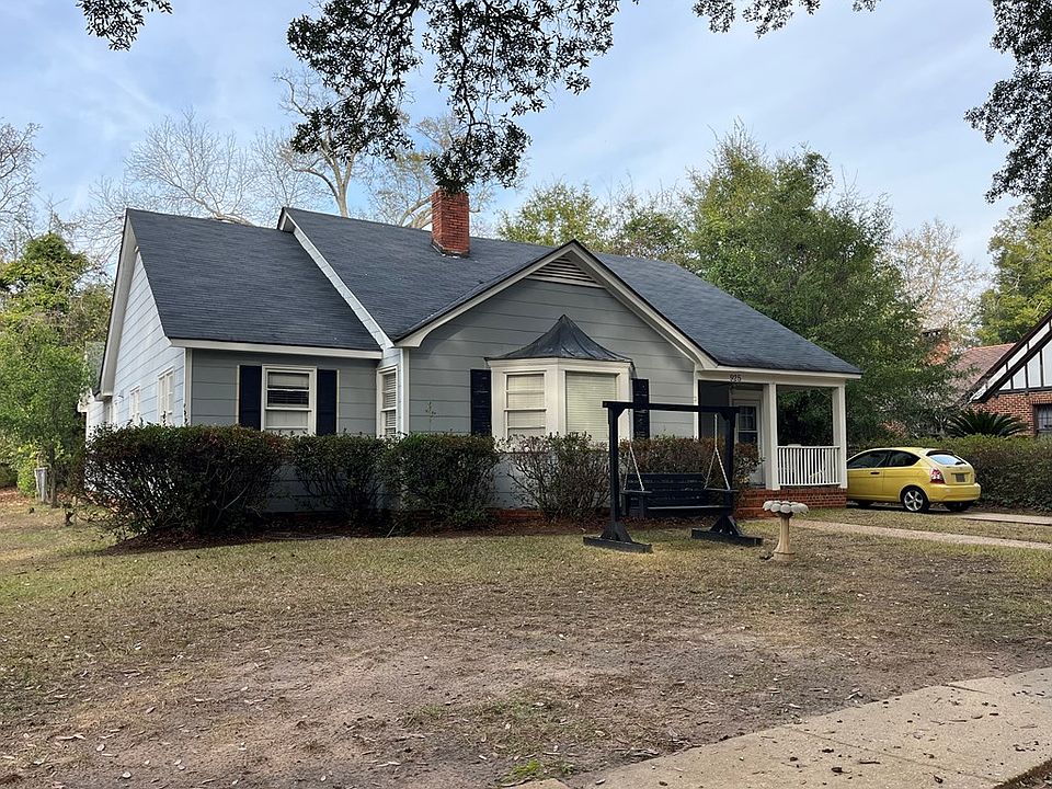 2nd image of 925 2nd Ave
