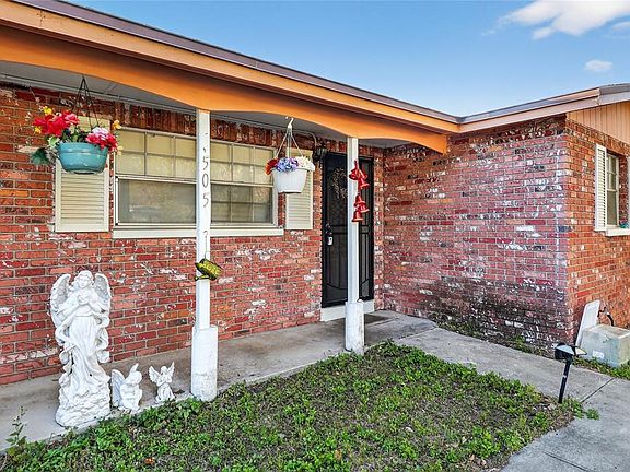 3rd image of 505 Clearfield Rd