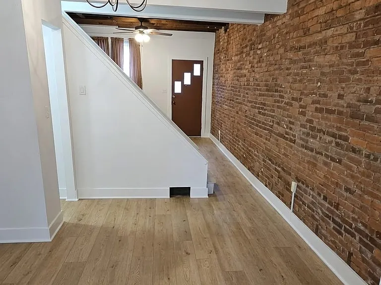 1841 Locust St — Photo 5