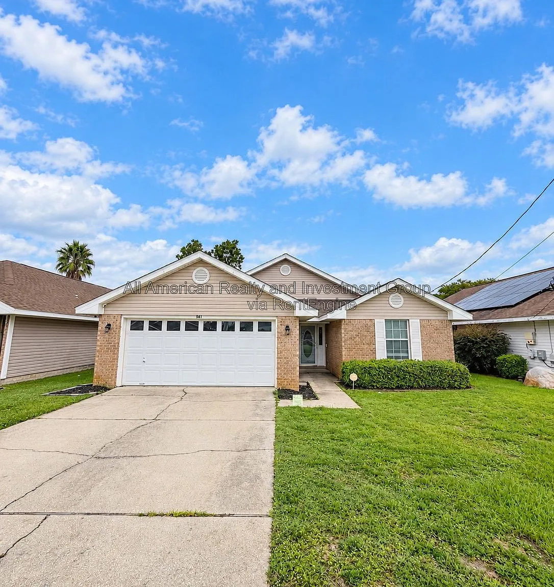 4 bed, 2.0 bath, 1644 sqft, $2,200 — Photo 1