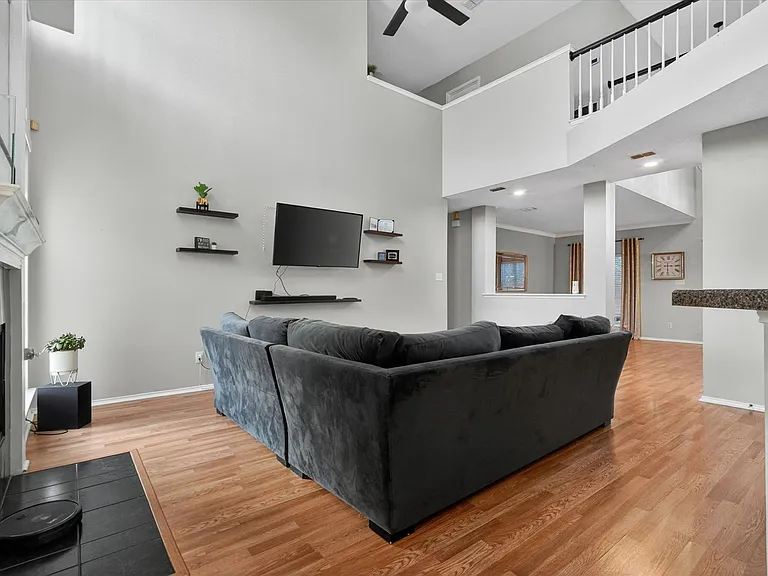 5825 Rockport Ln — Photo 9