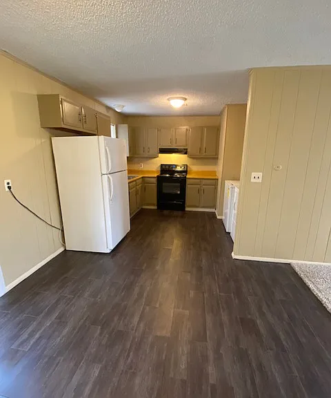 651 N Genevieve Ave — Photo 4