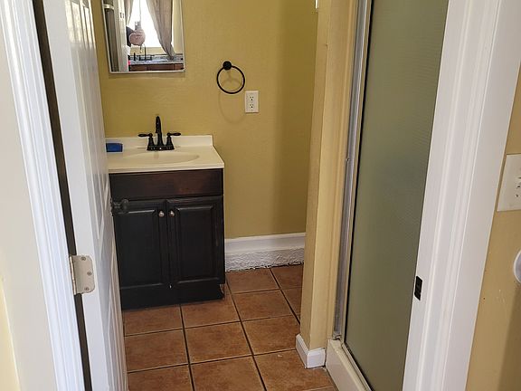 2nd image of 12877 1/2 Glenoaks Blvd Room A