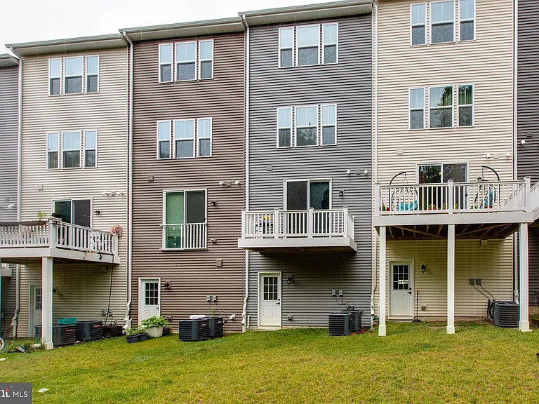 7523 Bharat Way — Photo 44