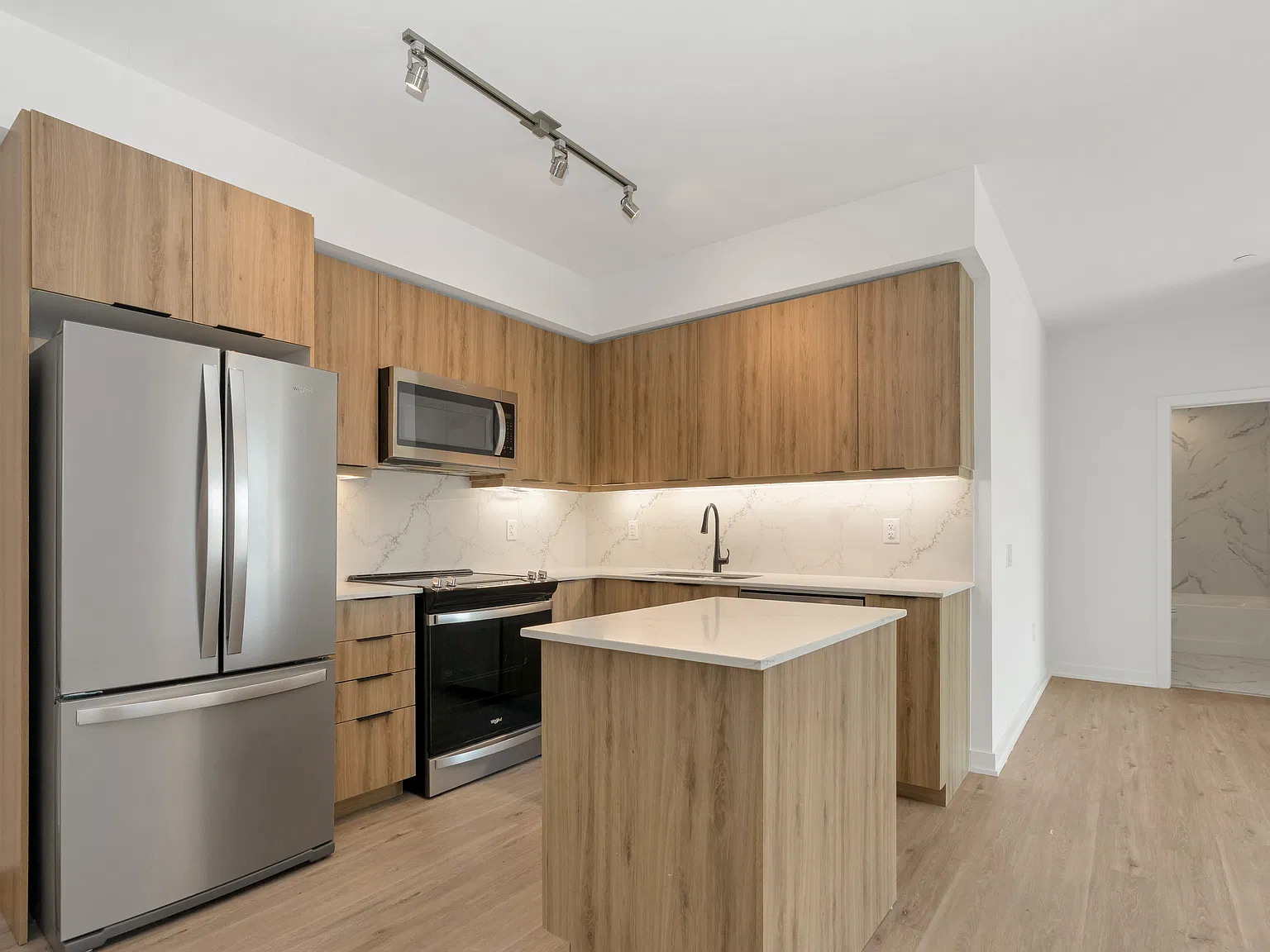 56 Lakeside Ter, Barrie, ON L4M 0L4, Canada — Photo 3