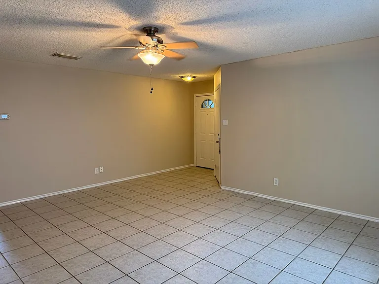 8003 Chestnut Manor Dr — Photo 5