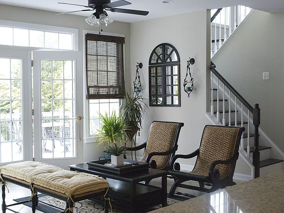 Sunroom/Breakfast Room