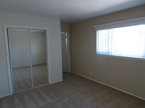 3rd image of 842 Coleman Ave