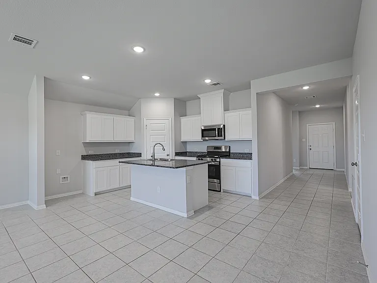 1919 Rolling Ridge Dr — Photo 11