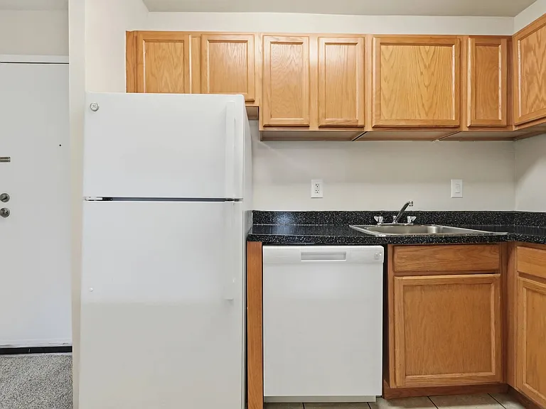 Remington Place — Photo 16