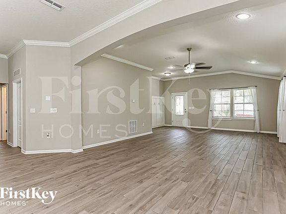 4th image of 338 Glasgow Dr