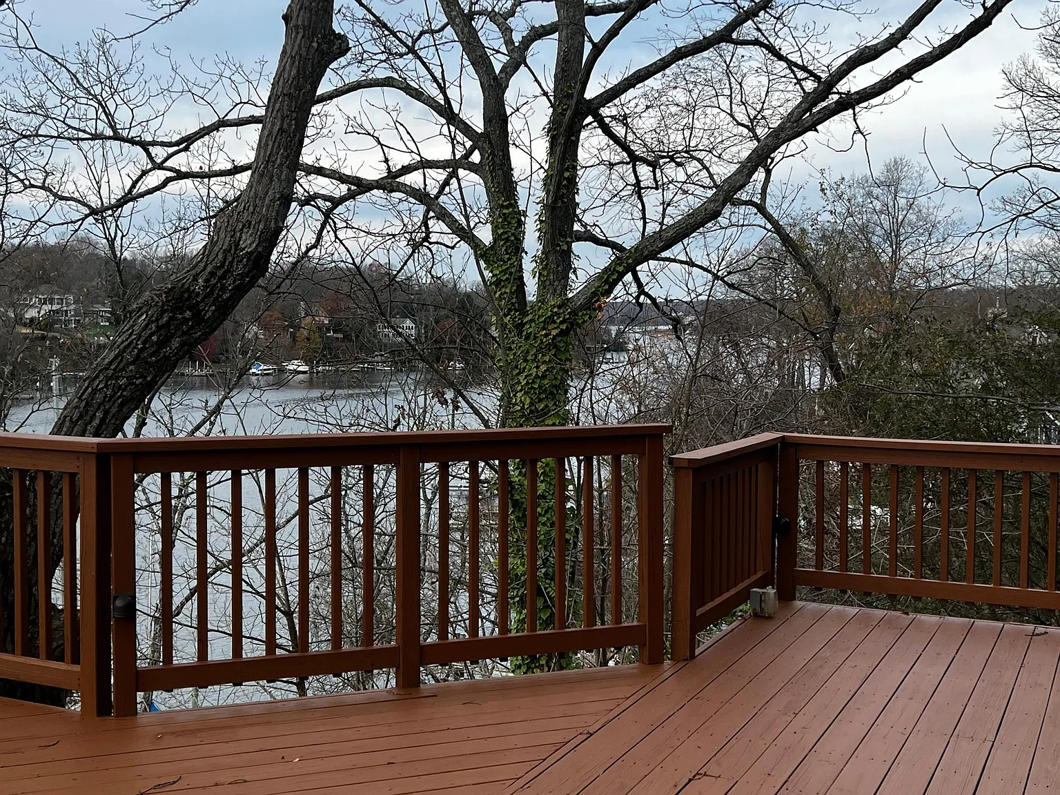 685 Shore Rd — Photo 3