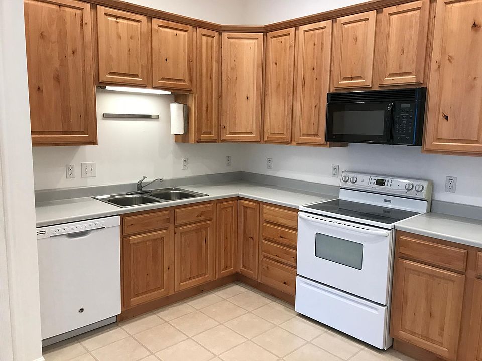 1st image of 676 E Leland Ave