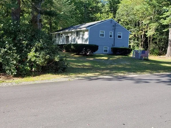 296 Emerson Ave #4, Hampstead, NH 03841