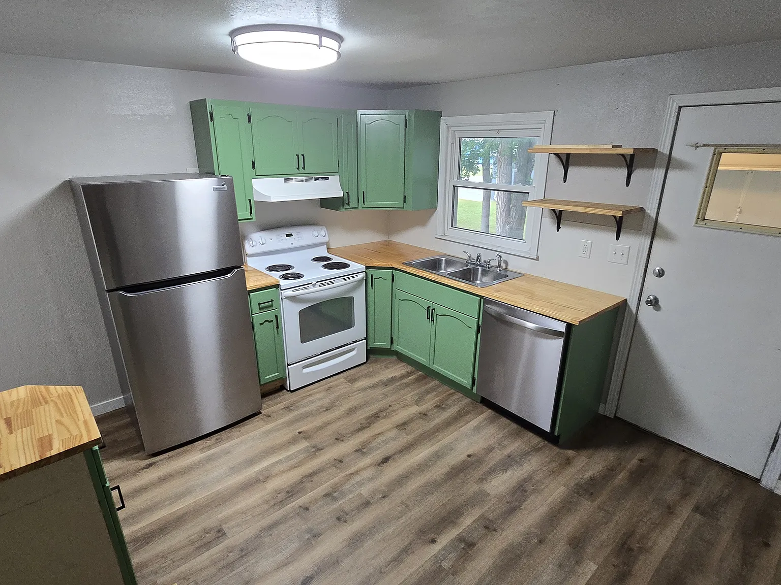 2 bed, 750 sqft, $1,100 — Photo 4