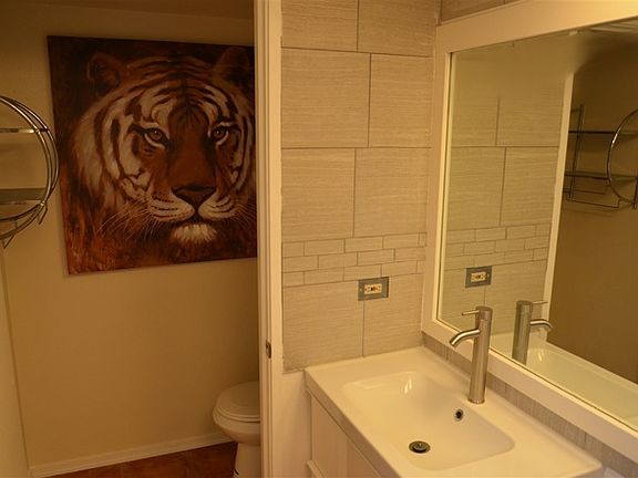 5th image of 917 Torrance St APT 24