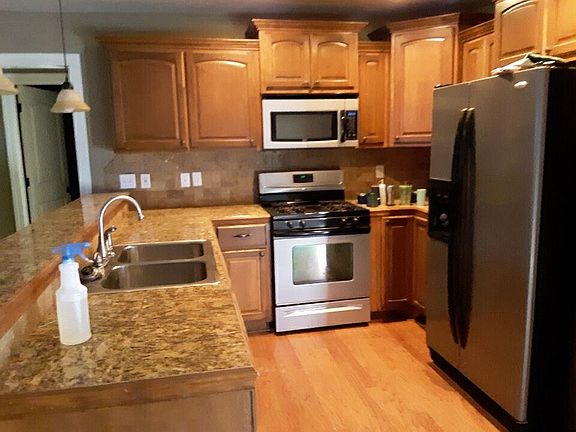 5th image of 126 Ashford Dr