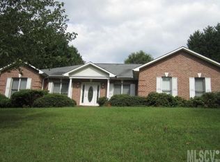 204 Mooreland Dr NE, Conover, NC 28613