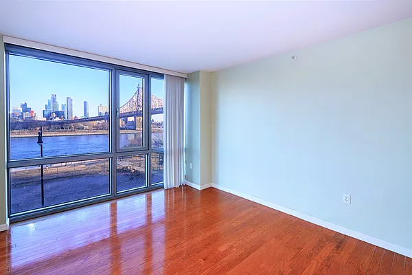 Rented by Voro, LLC | media 21