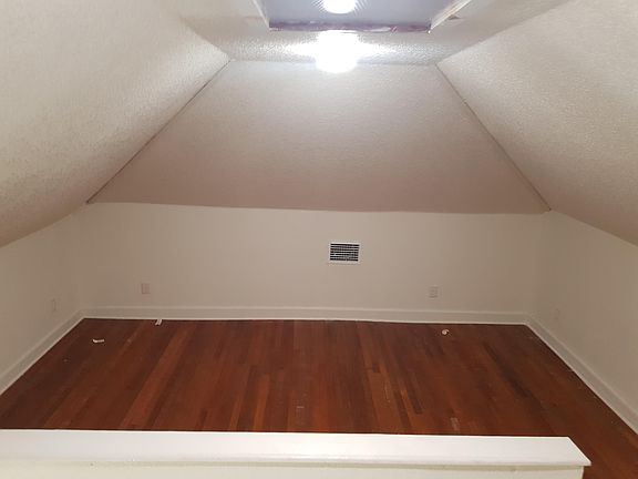 3rd image of 914 E 19th Ave