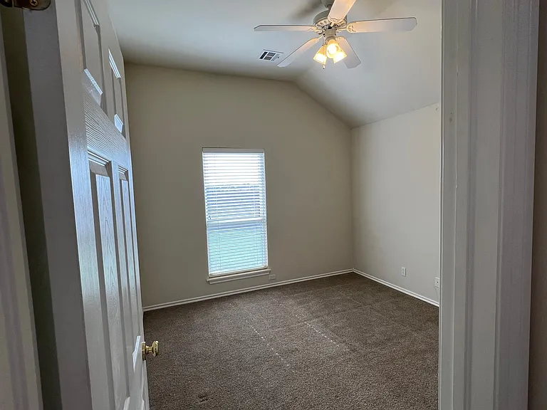 9601 Southlake Dr — Photo 13