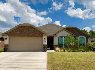 318 N Hyde Park Blvd, Cleburne, TX 76033