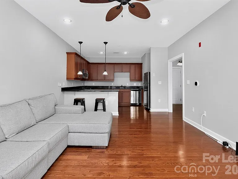 1829 Kenilworth Ave — Photo 5