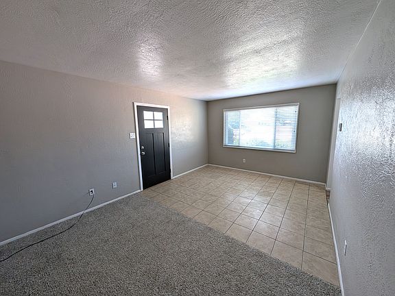 5th image of 10204 Candelaria Rd NE