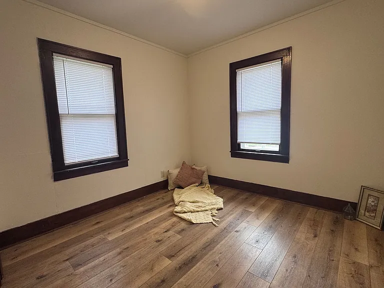 60 W Cotton St — Photo 16