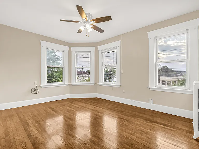 1035 Dixwell Ave — Photo 20