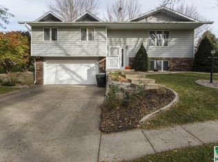 4425 46th Street Ct, Sioux City, IA 51108