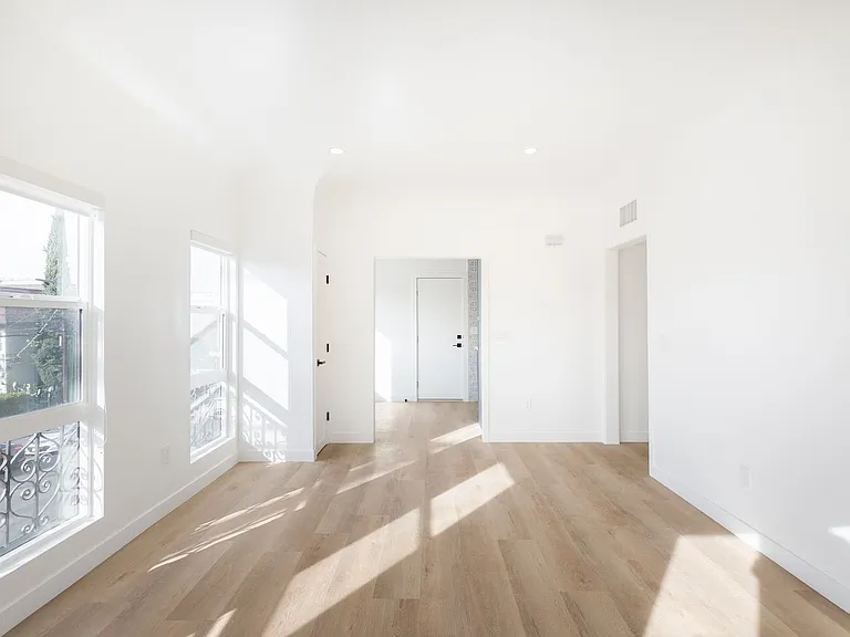 1174 N Madison Ave beautifully remodeled oasis — Photo 24