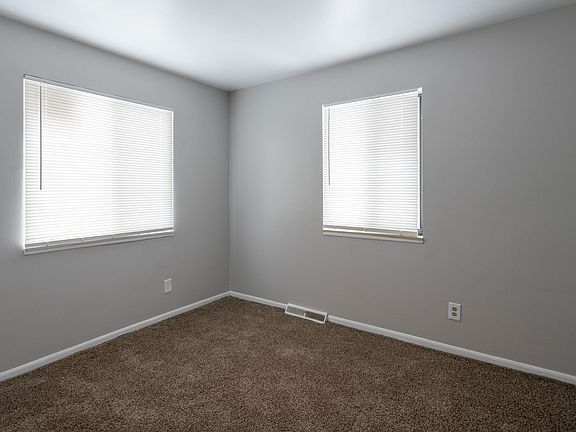 5th image of 5906 Christie Ave SE