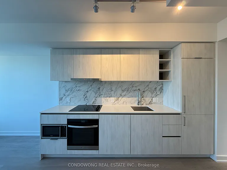8 Wellesley St W #3301 — Photo 2