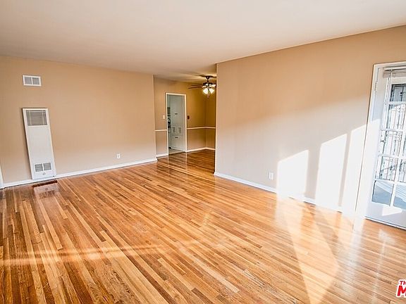 3rd image of 948 S Mansfield Ave #1A