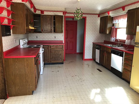 Kitchen, view 1