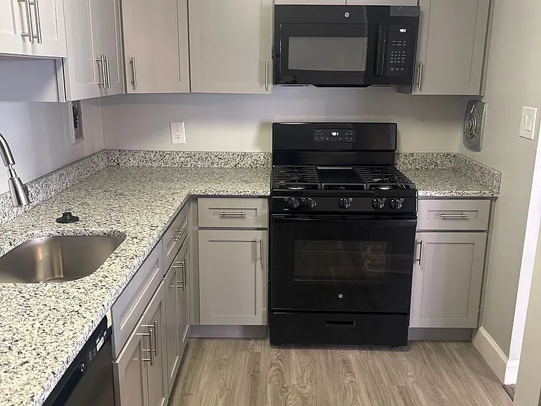 3331 Hewitt Ave #1 — Photo 38