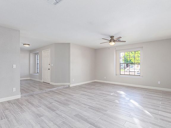 4th image of 3723 E Clovis Ave