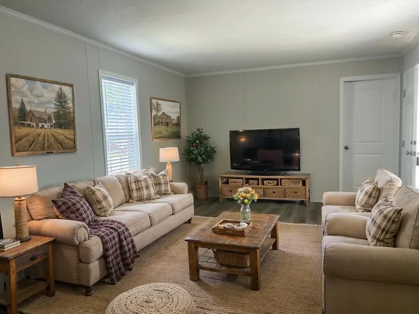 11429 Harbor Cv #81, Fenton, MI 48430