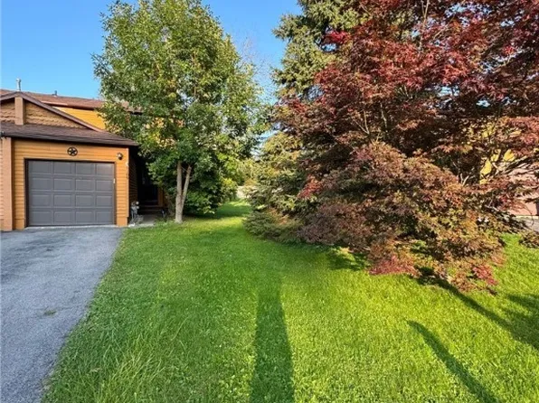 6109 Bethlehem Ln, Cicero, NY 13039