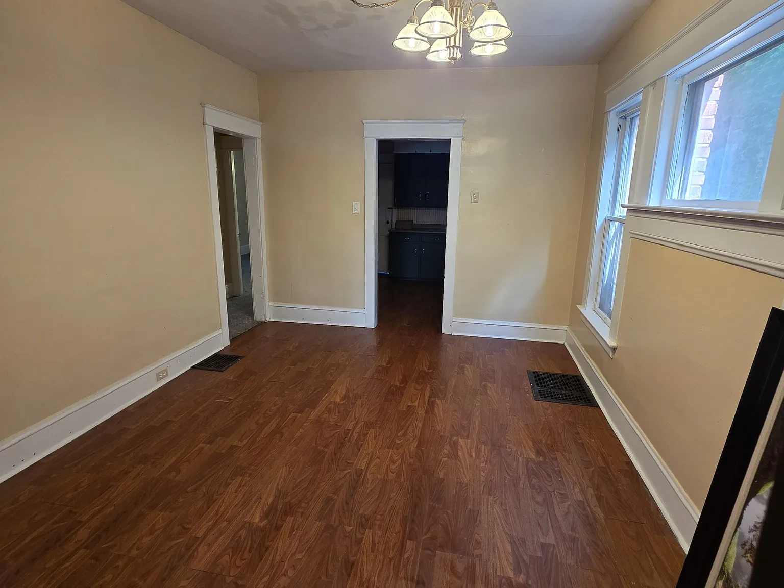 1424 West 8th Street - 1 — Photo 2
