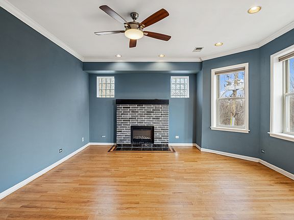 4th image of 4852 N Sacramento Ave #3