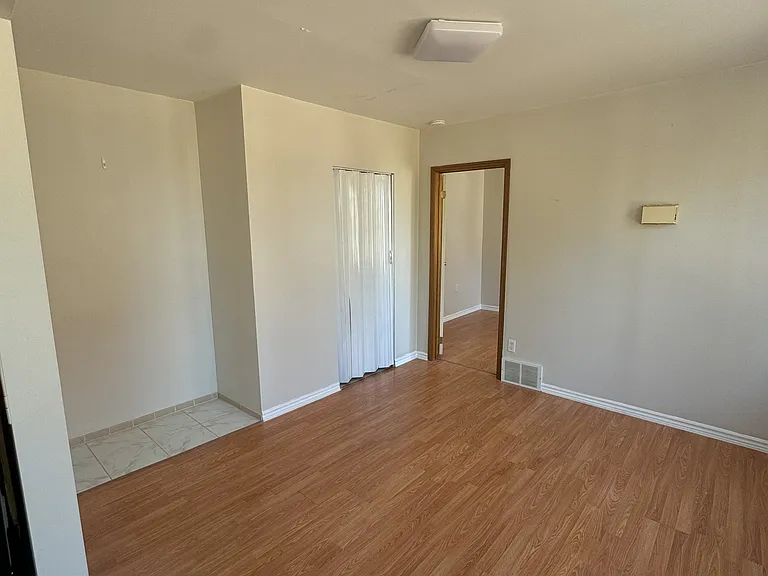 401 Parent Ave #2 — Photo 8