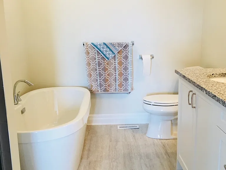 555 Sunningdale Rd E #5 — Photo 6