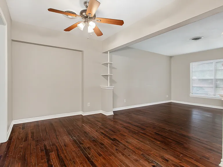 10943 Desdemona Dr — Photo 7