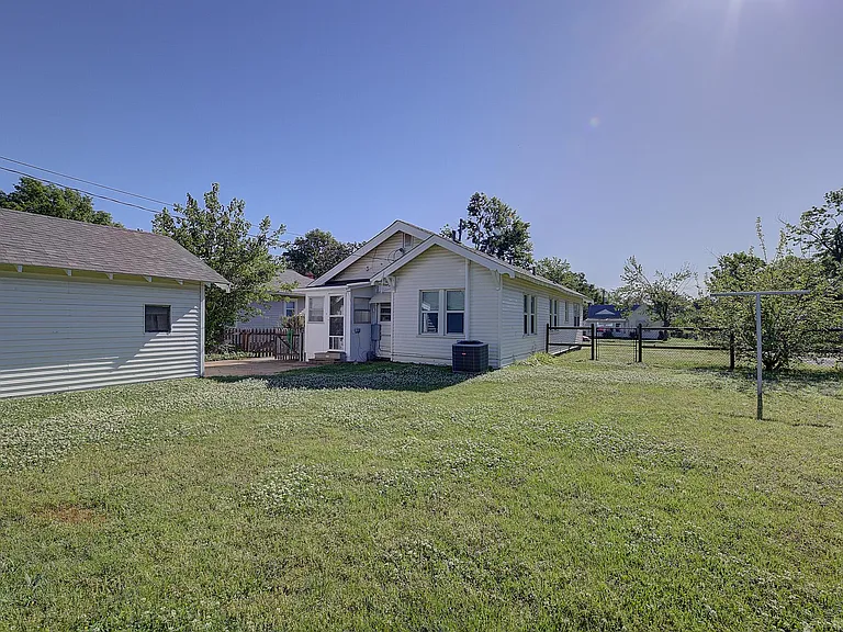 1618 S Indianapolis Ave — Photo 22